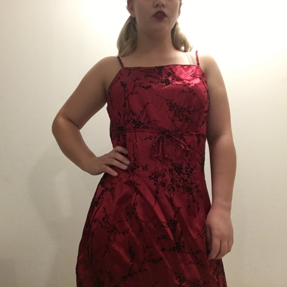 Embroidered spaghetti strap mini dress - Picture 3 of 6